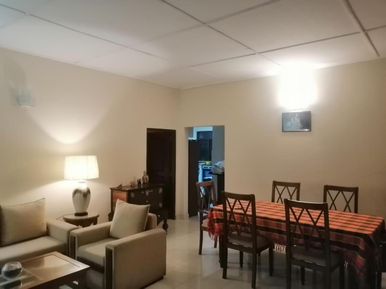 Nalendra Villa - Oceanfront Хикадува Екстериор снимка