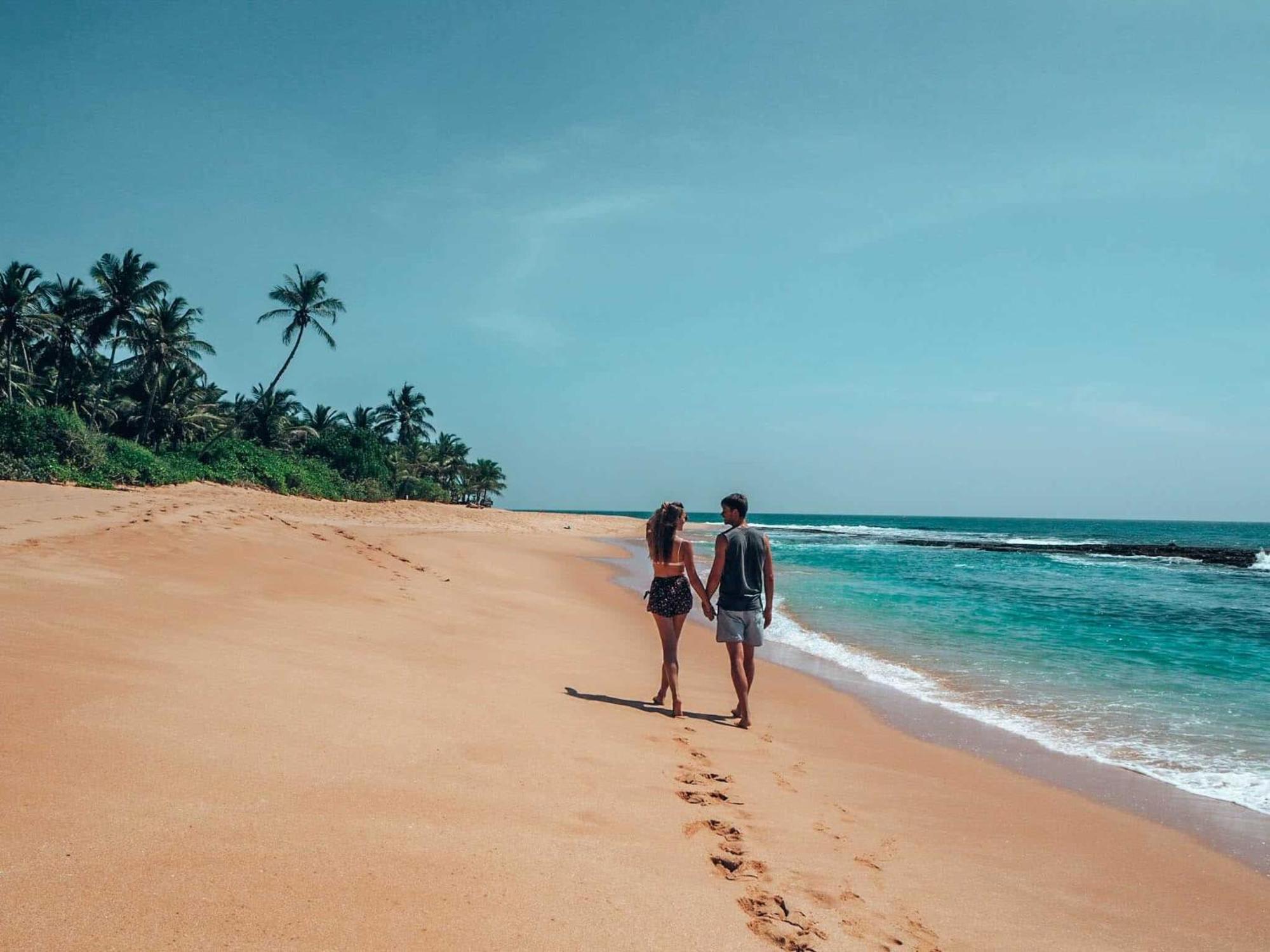 Nalendra Villa - Oceanfront Хикадува Екстериор снимка