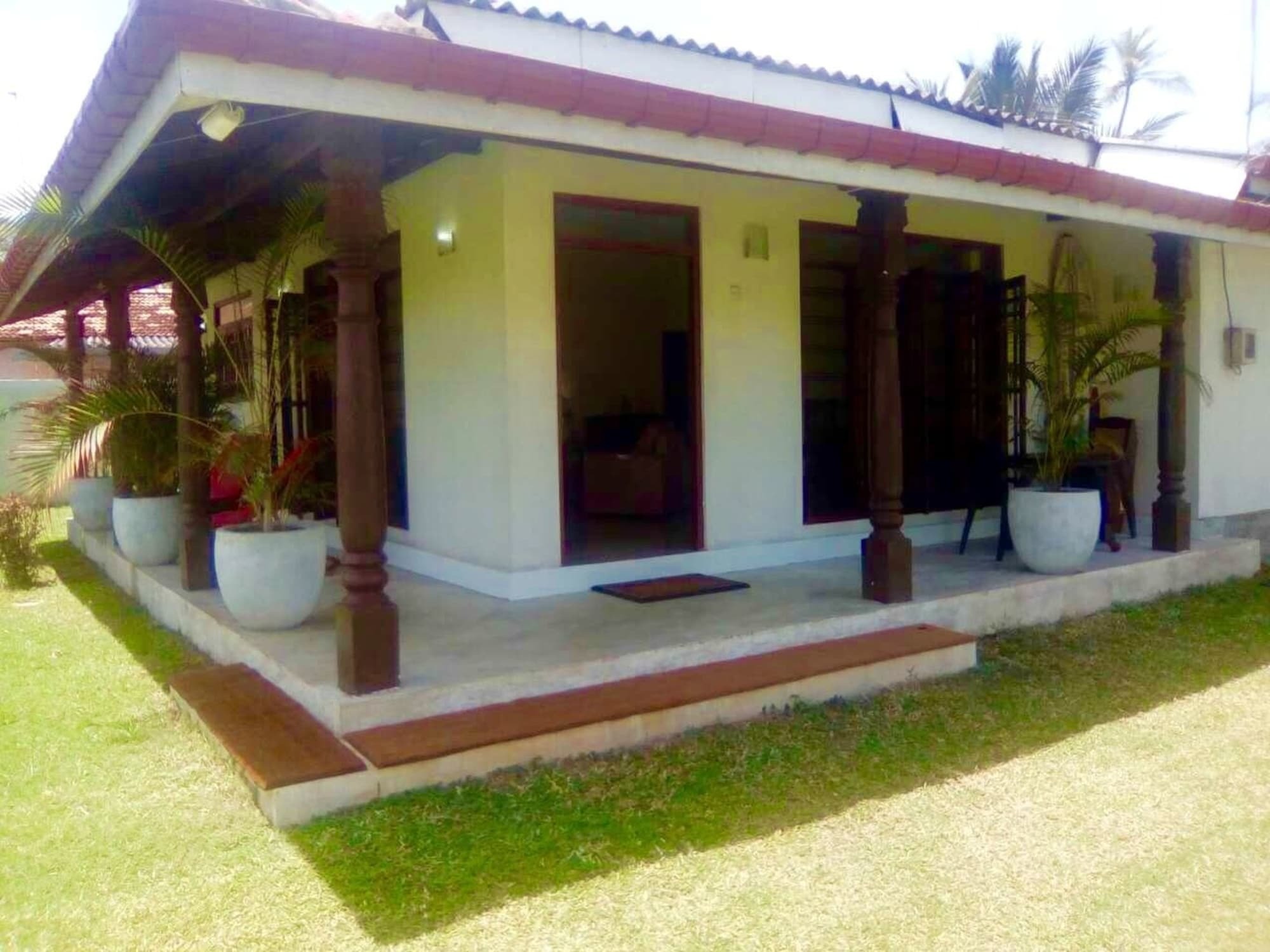 Nalendra Villa - Oceanfront Хикадува Екстериор снимка
